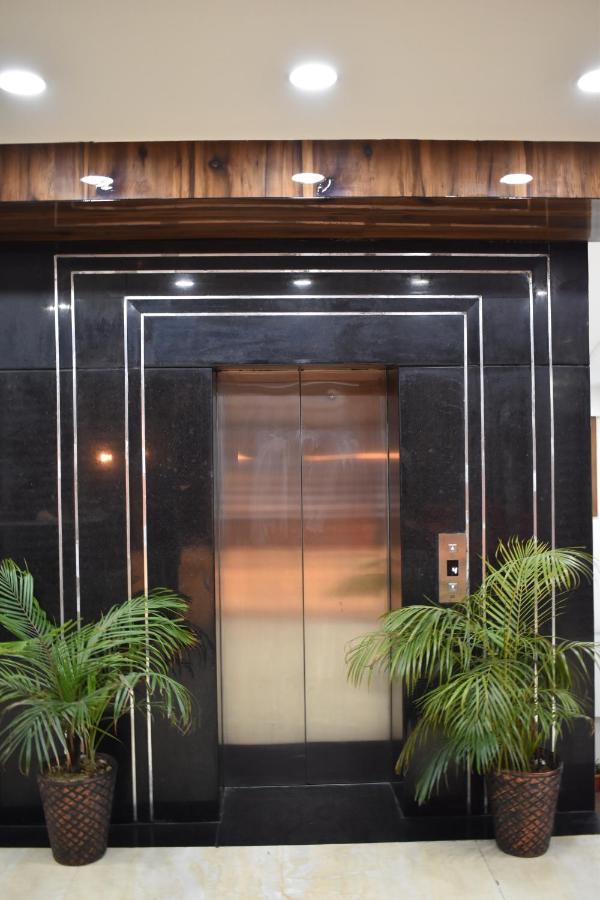 Hotel Sapphire Tinsukia エクステリア 写真