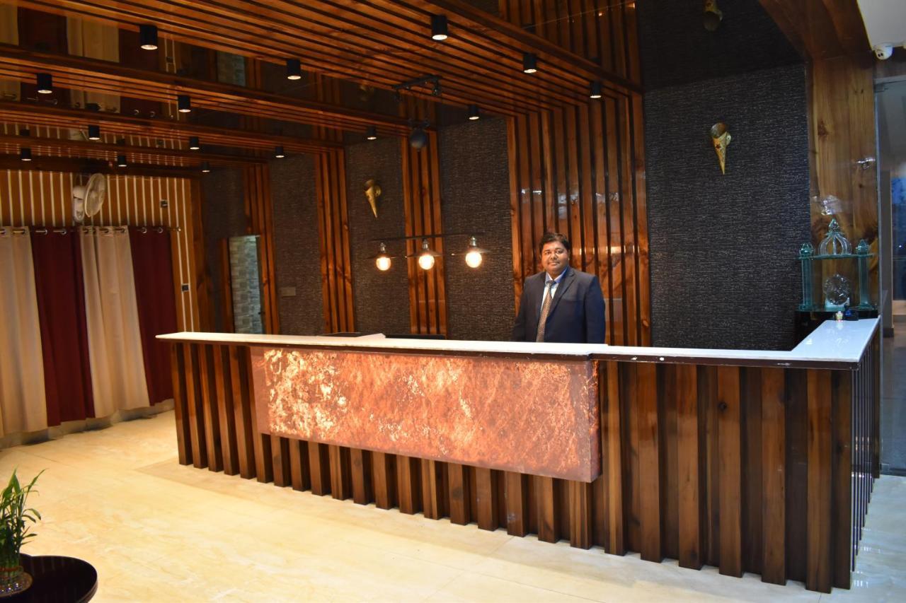 Hotel Sapphire Tinsukia エクステリア 写真