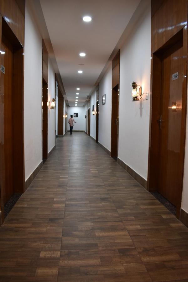 Hotel Sapphire Tinsukia エクステリア 写真